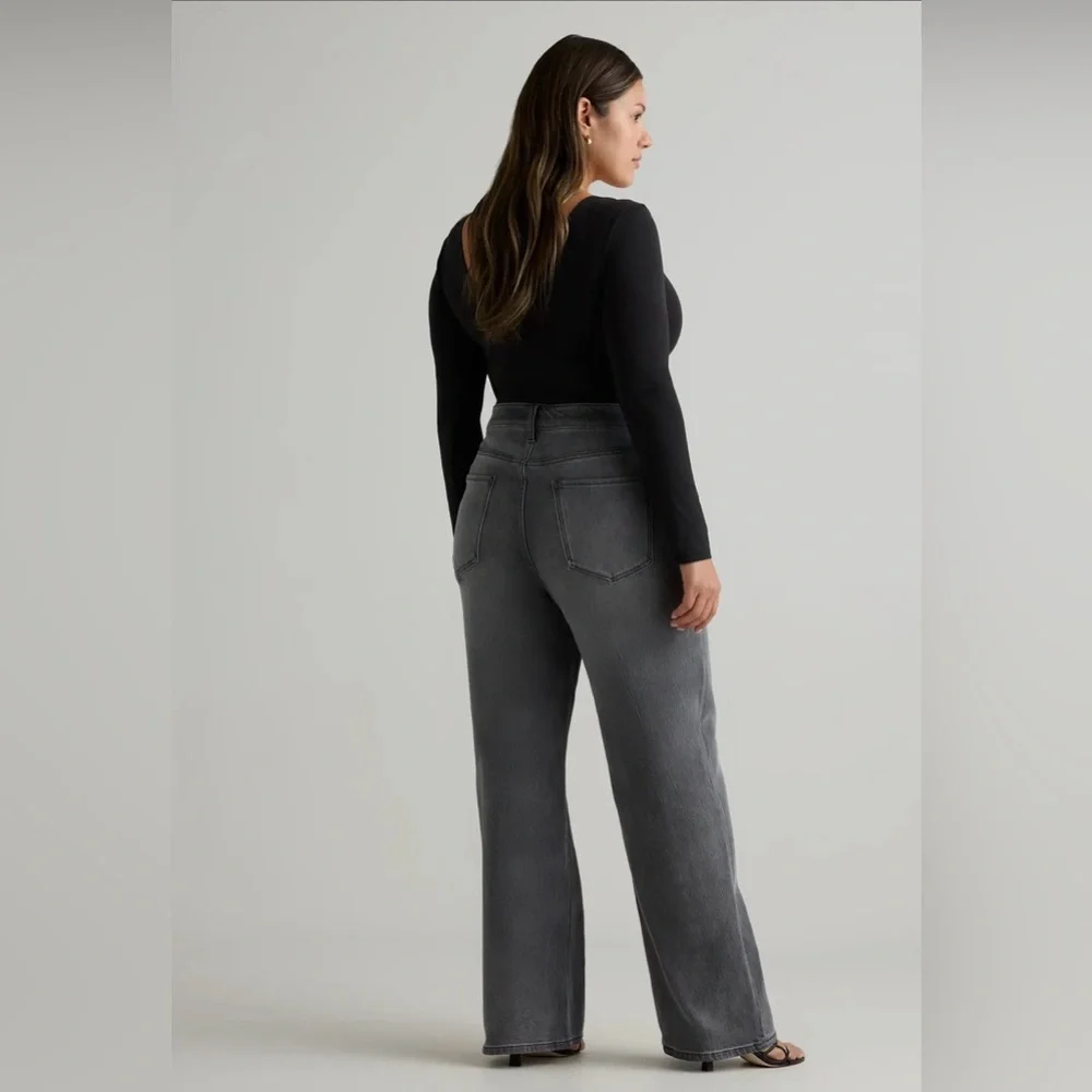 Quince Bella Stretch Relaxed Straight Jeans, size 31 - Picture 2 of 6